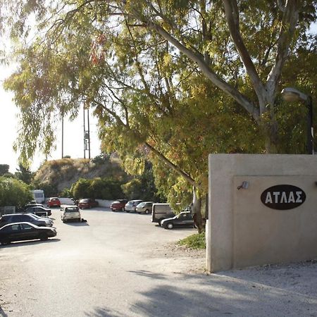 Beachfront Garden Apartment- Atlas Complex ルートラキ エクステリア 写真