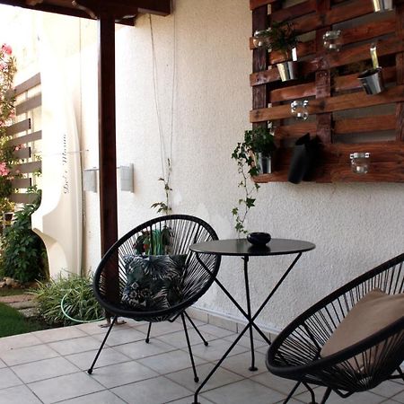 Beachfront Garden Apartment- Atlas Complex ルートラキ エクステリア 写真
