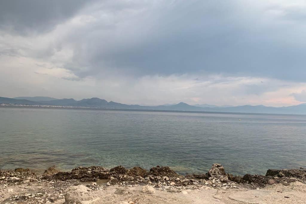 Beachfront Garden Apartment- Atlas Complex ルートラキ エクステリア 写真