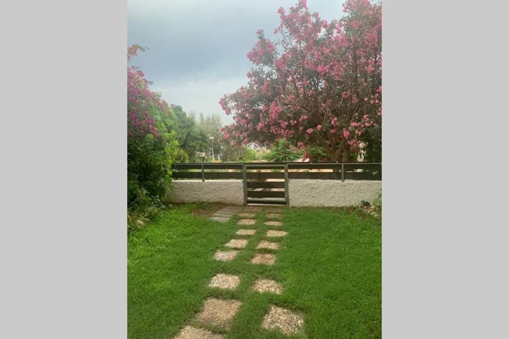 Beachfront Garden Apartment- Atlas Complex ルートラキ エクステリア 写真