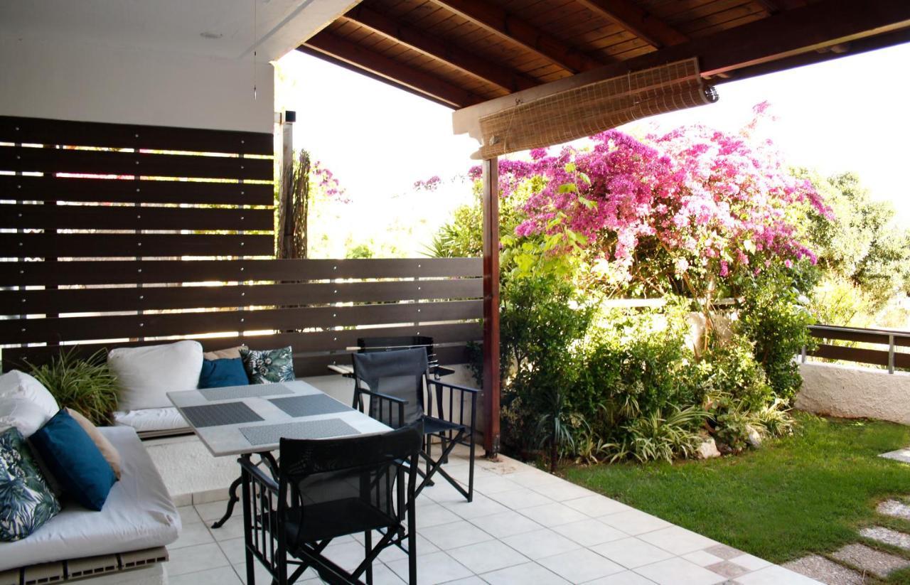 Beachfront Garden Apartment- Atlas Complex ルートラキ エクステリア 写真